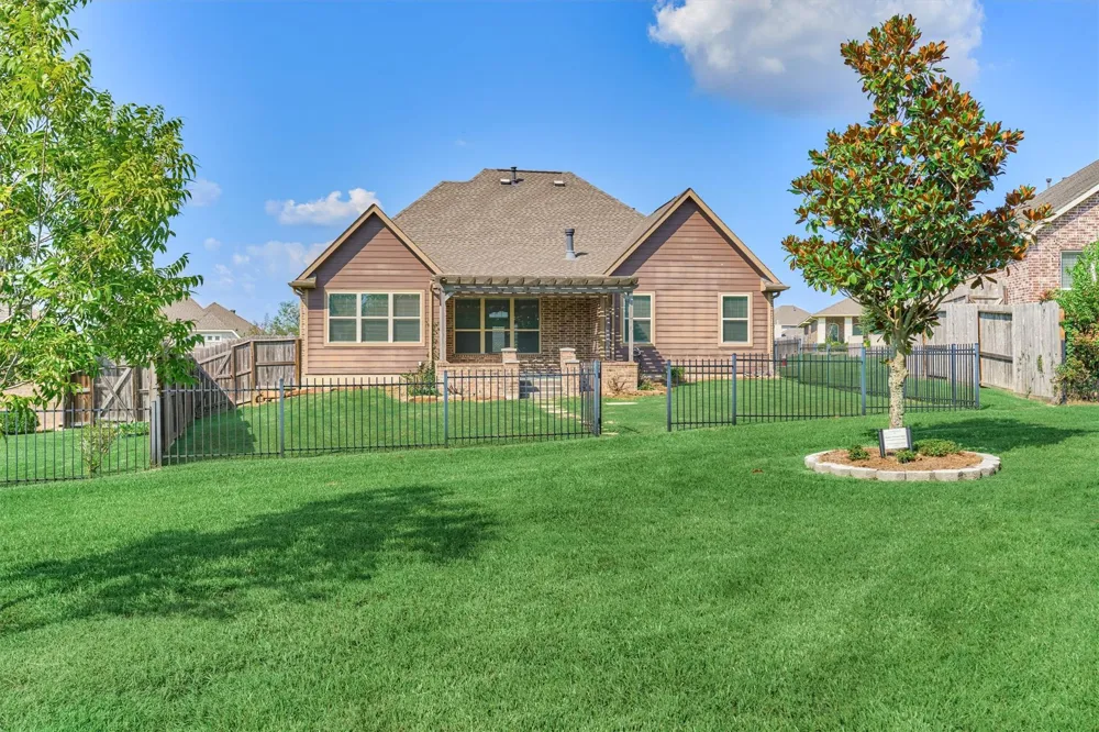 180 Racetrack Lane Montgomery, TX 77356