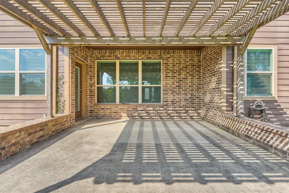 180 Racetrack Lane Montgomery, TX 77356