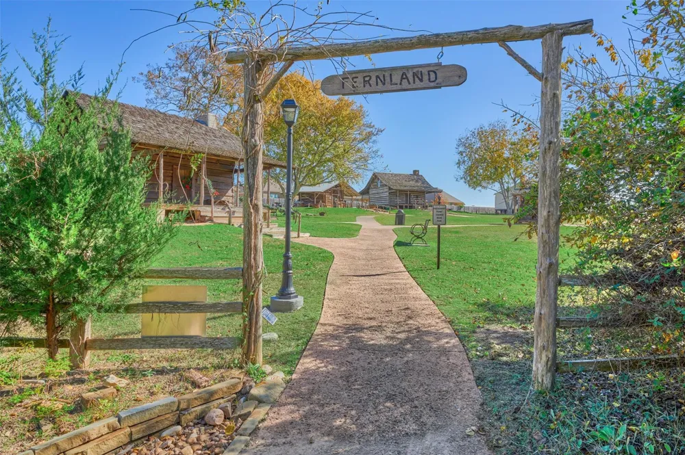 180 Racetrack Lane Montgomery, TX 77356