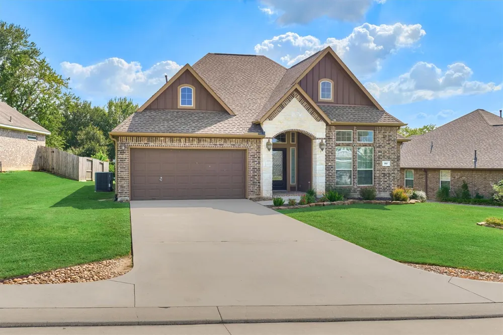 180 Racetrack Lane Montgomery, TX 77356
