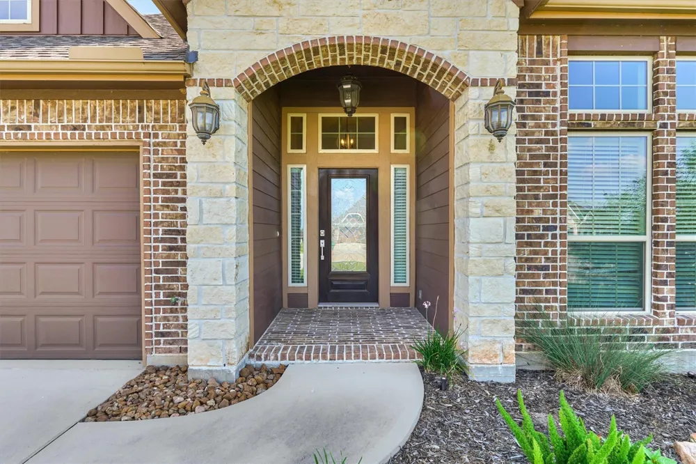 180 Racetrack Lane Montgomery, TX 77356