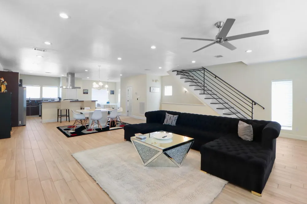3045 Clinton Drive Houston, TX 77020