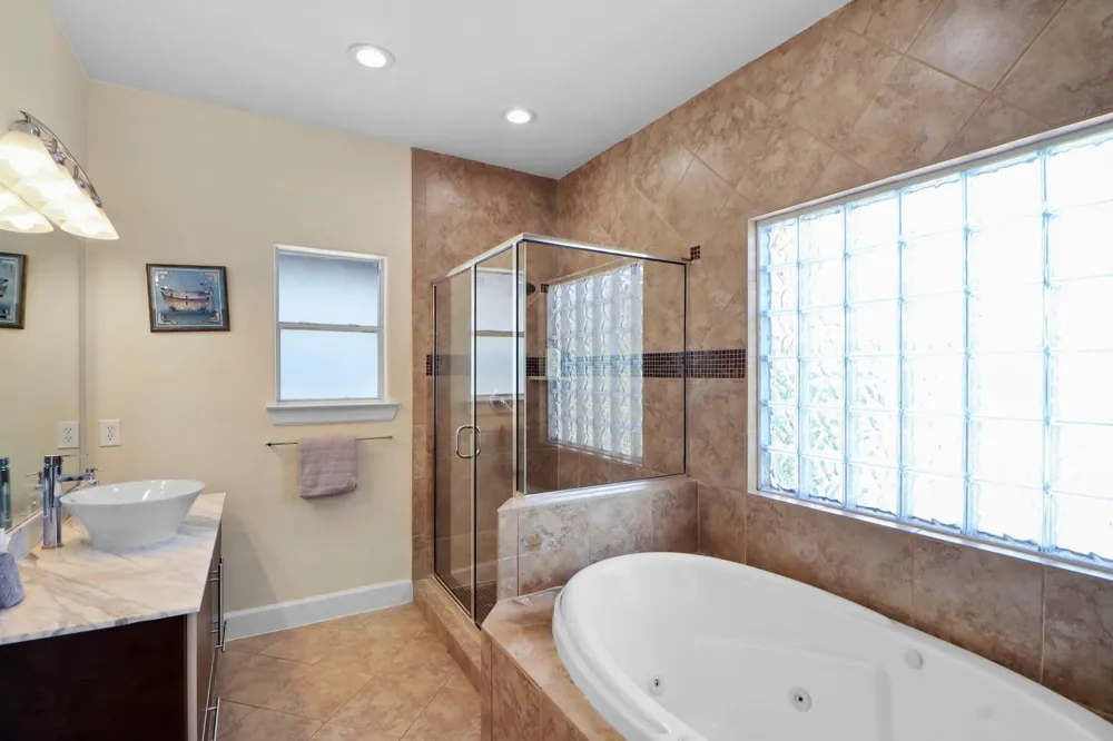 3045 Clinton Drive Houston, TX 77020