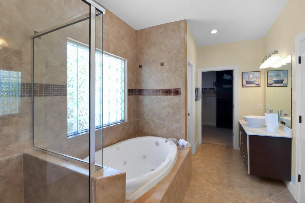 3045 Clinton Drive Houston, TX 77020