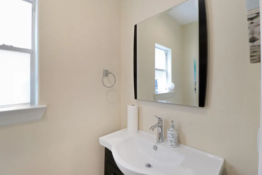 3045 Clinton Drive Houston, TX 77020