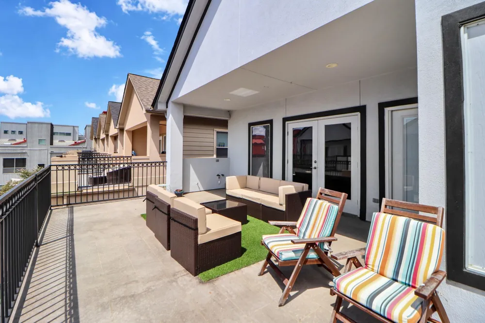 3045 Clinton Drive Houston, TX 77020