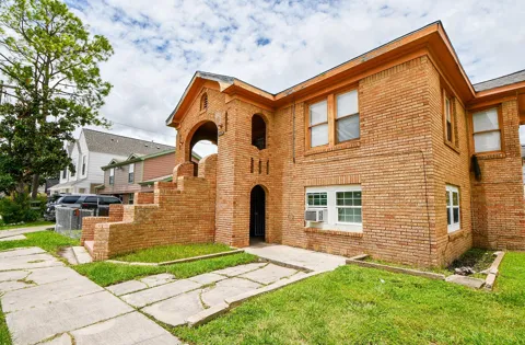 5049 Jefferson Street #B