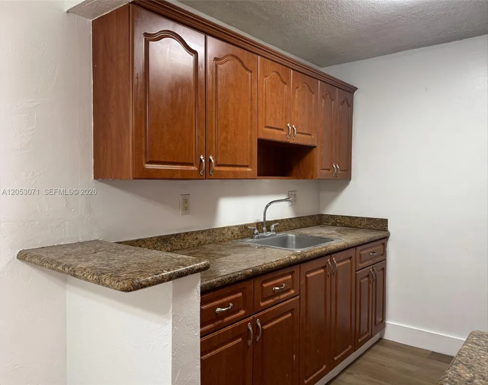7208 Fairway Dr #I14 Miami Lakes, FL 33014
