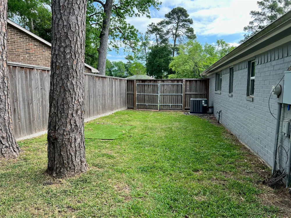 17511 Glenhew Road Humble, TX 77396