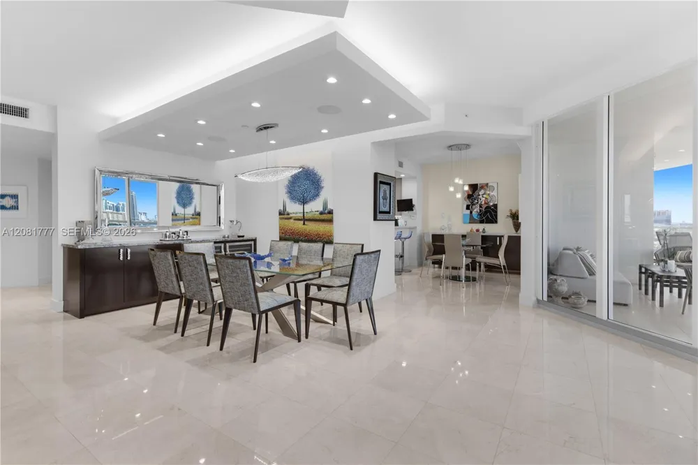 21200 NE Point Pl #1404 Aventura, FL 33180