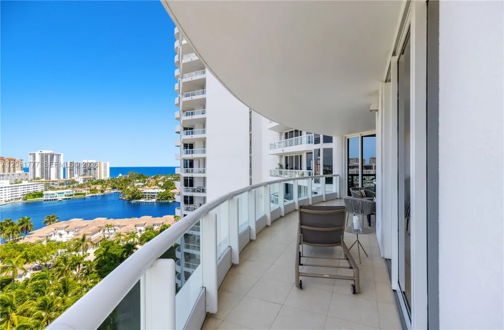21200 NE Point Pl #1404 Aventura, FL 33180