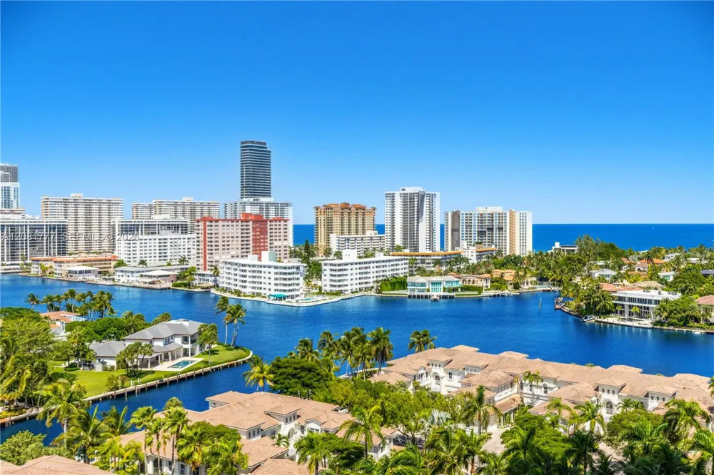 21200 NE Point Pl #1404 Aventura, FL 33180