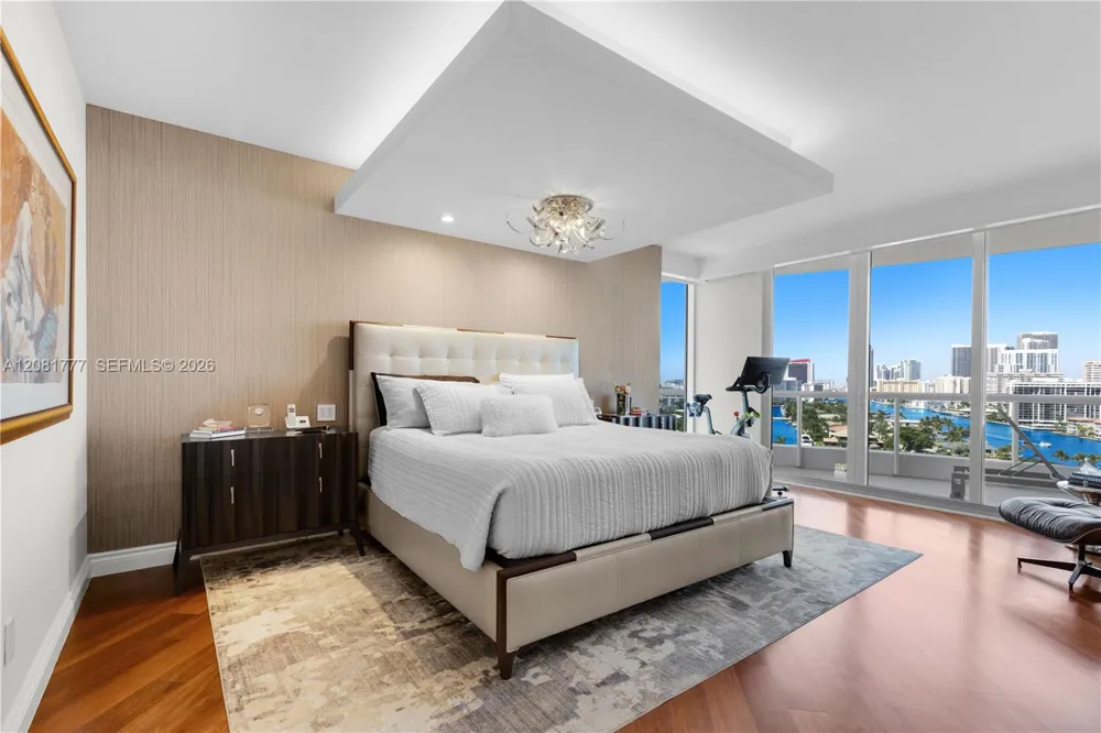 21200 NE Point Pl #1404 Aventura, FL 33180
