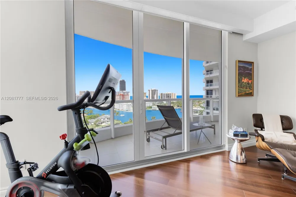 21200 NE Point Pl #1404 Aventura, FL 33180