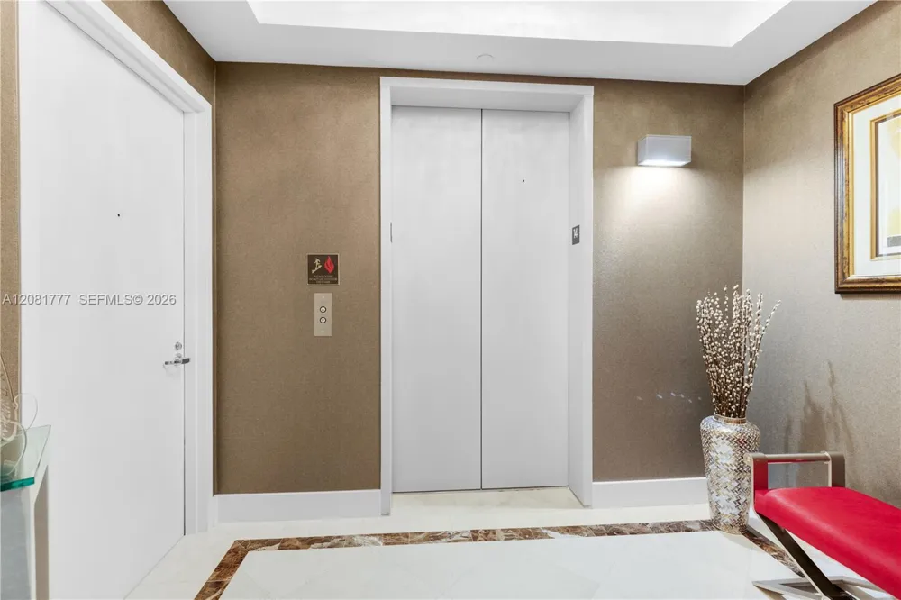 21200 NE Point Pl #1404 Aventura, FL 33180