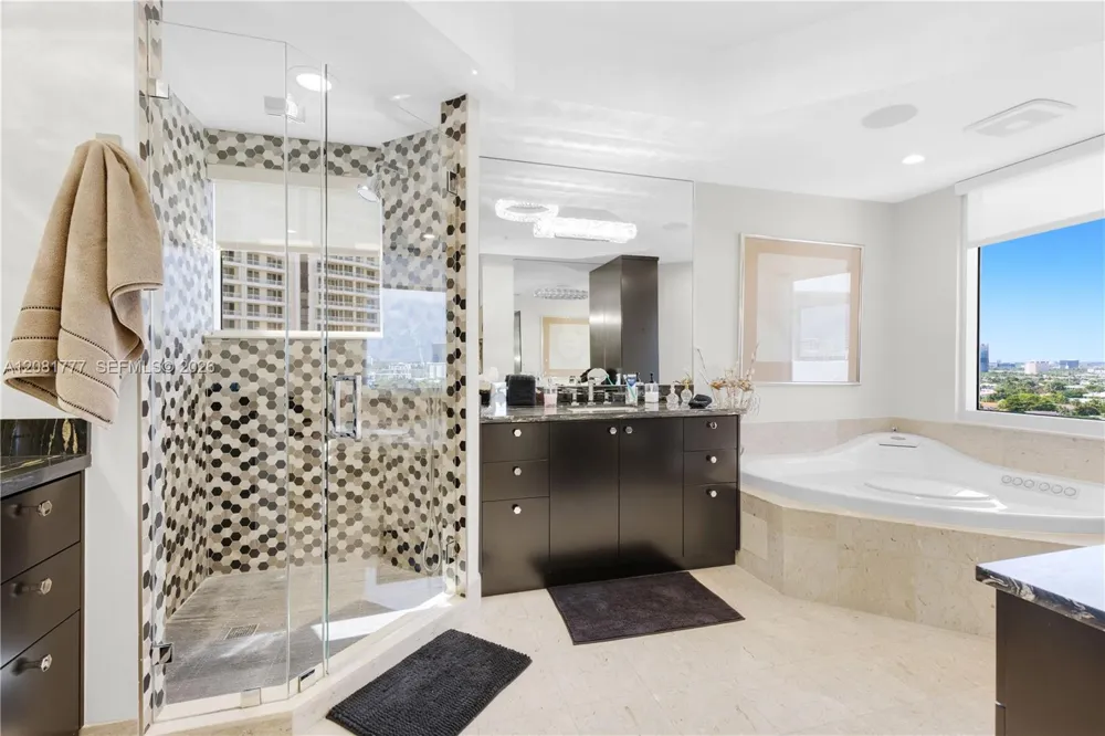 21200 NE Point Pl #1404 Aventura, FL 33180
