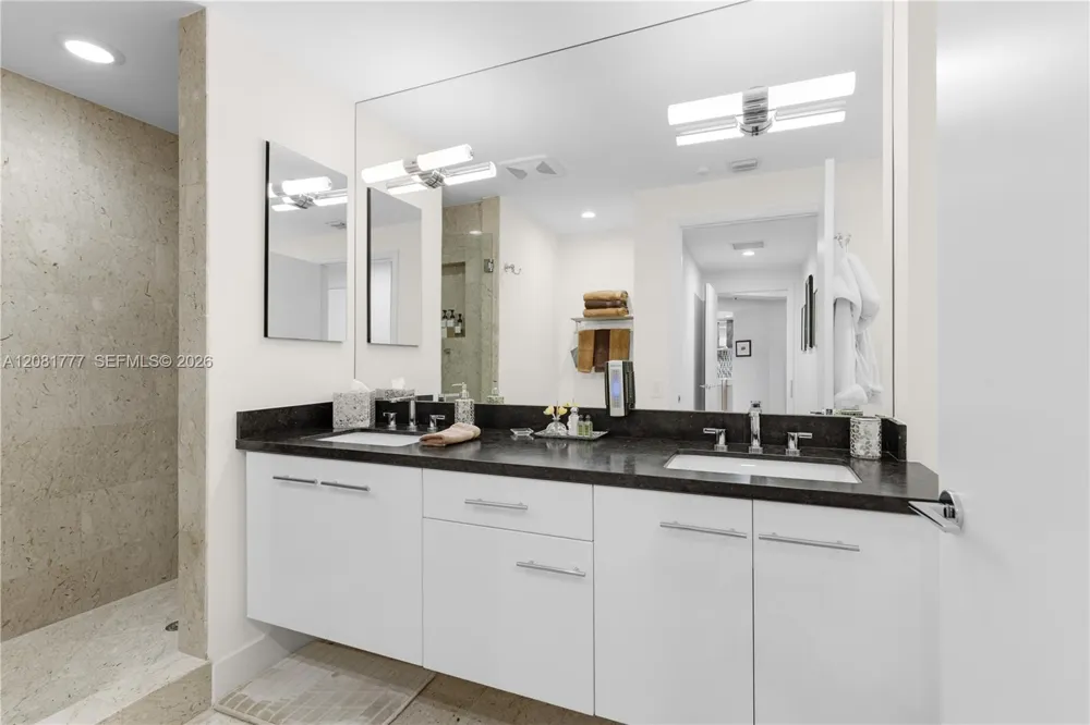 21200 NE Point Pl #1404 Aventura, FL 33180
