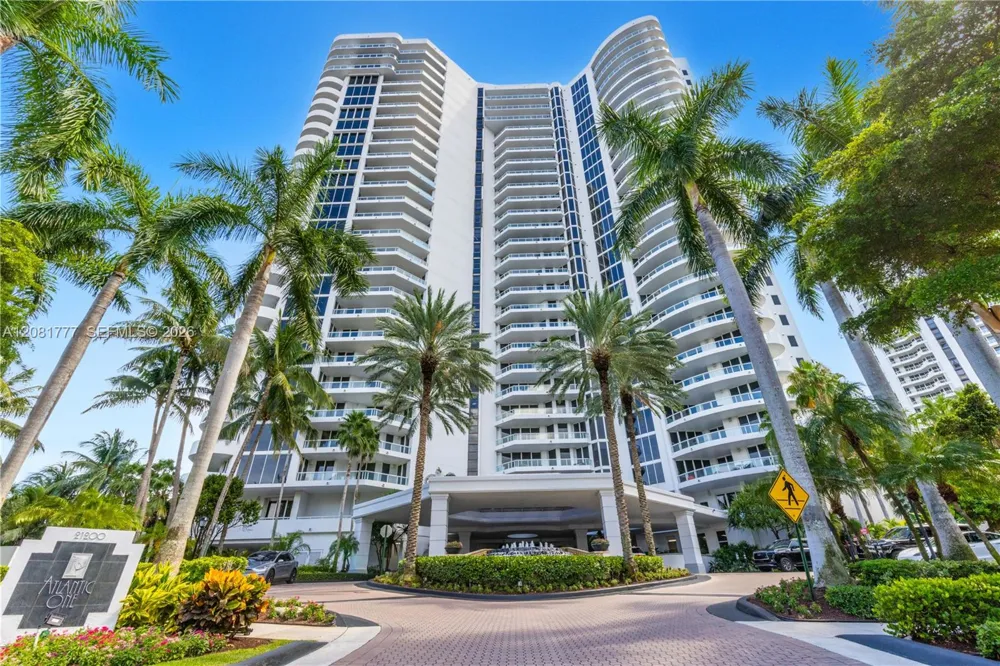 21200 NE Point Pl #1404 Aventura, FL 33180