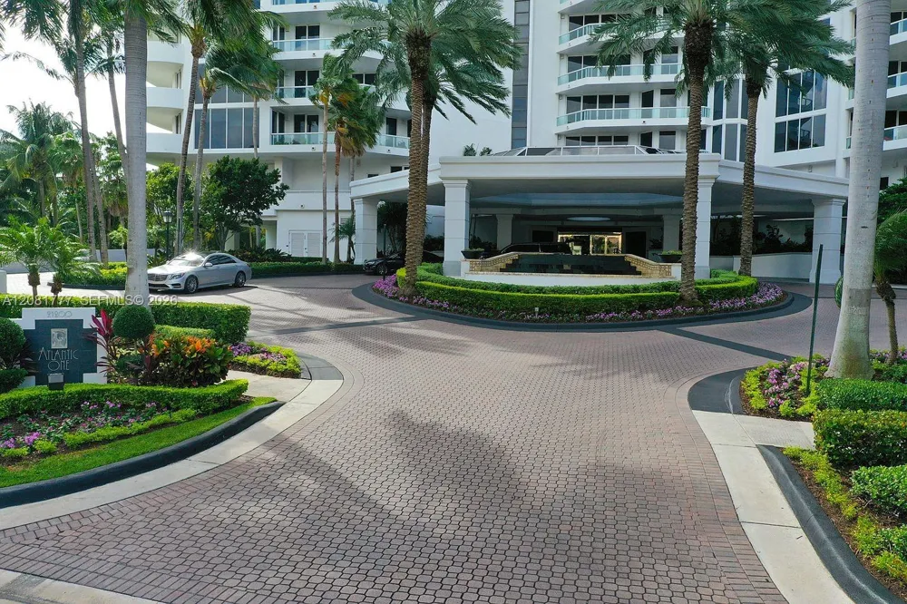 21200 NE Point Pl #1404 Aventura, FL 33180