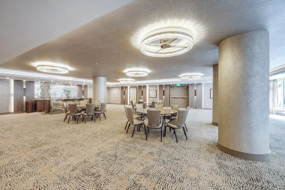21200 NE Point Pl #1404 Aventura, FL 33180