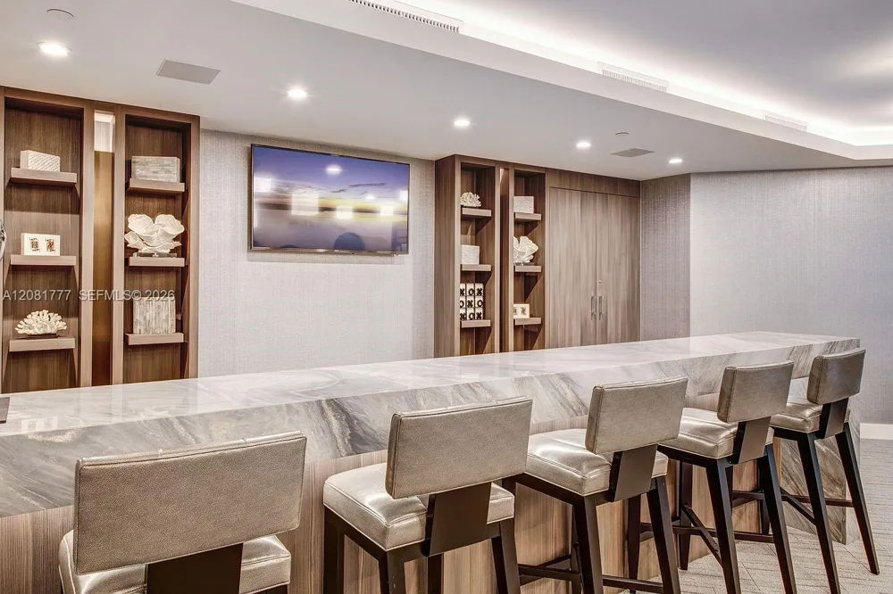 21200 NE Point Pl #1404 Aventura, FL 33180