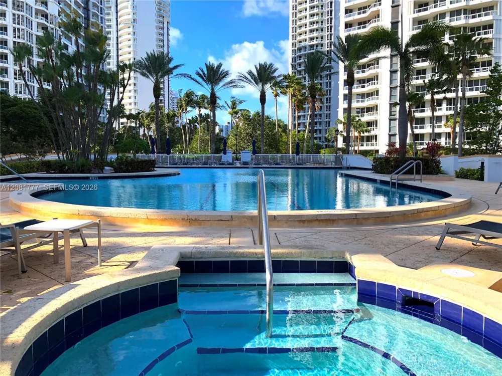 21200 NE Point Pl #1404 Aventura, FL 33180