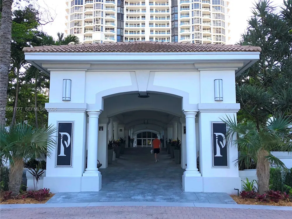 21200 NE Point Pl #1404 Aventura, FL 33180