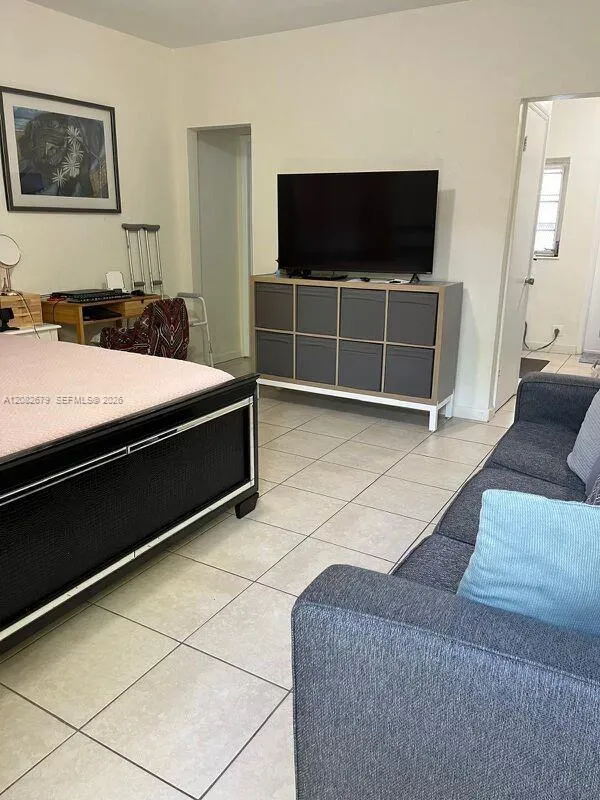 730 SW 10th St #1 Miami, FL 33130