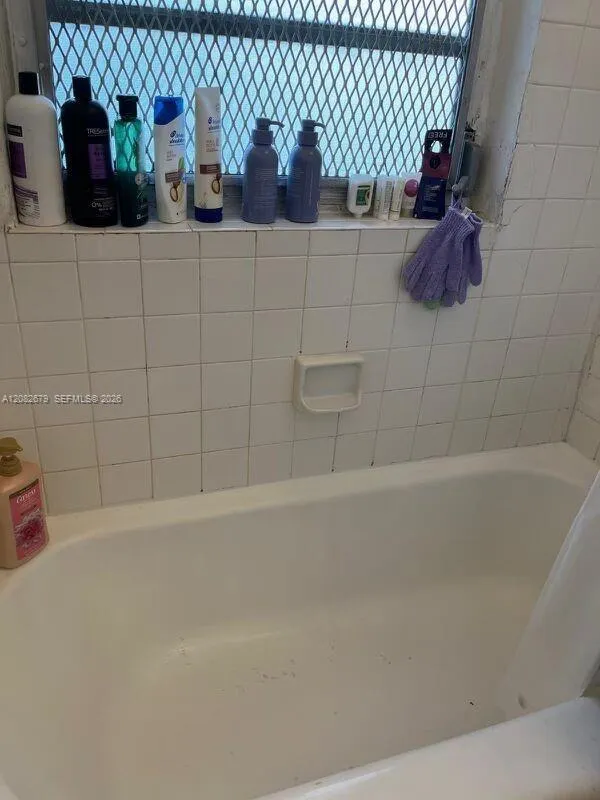 730 SW 10th St #1 Miami, FL 33130