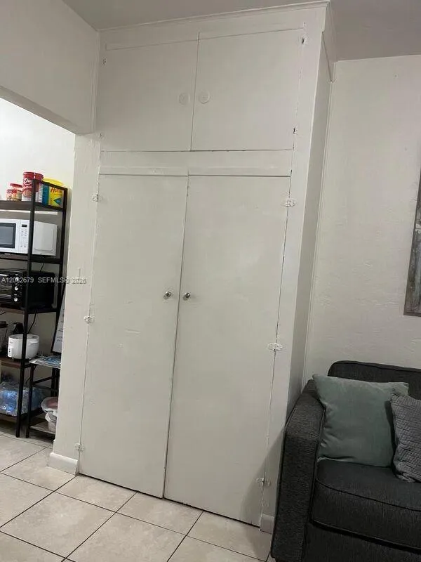 730 SW 10th St #1 Miami, FL 33130