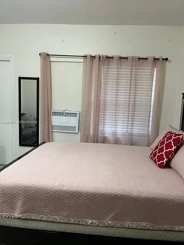 730 SW 10th St #1 Miami, FL 33130