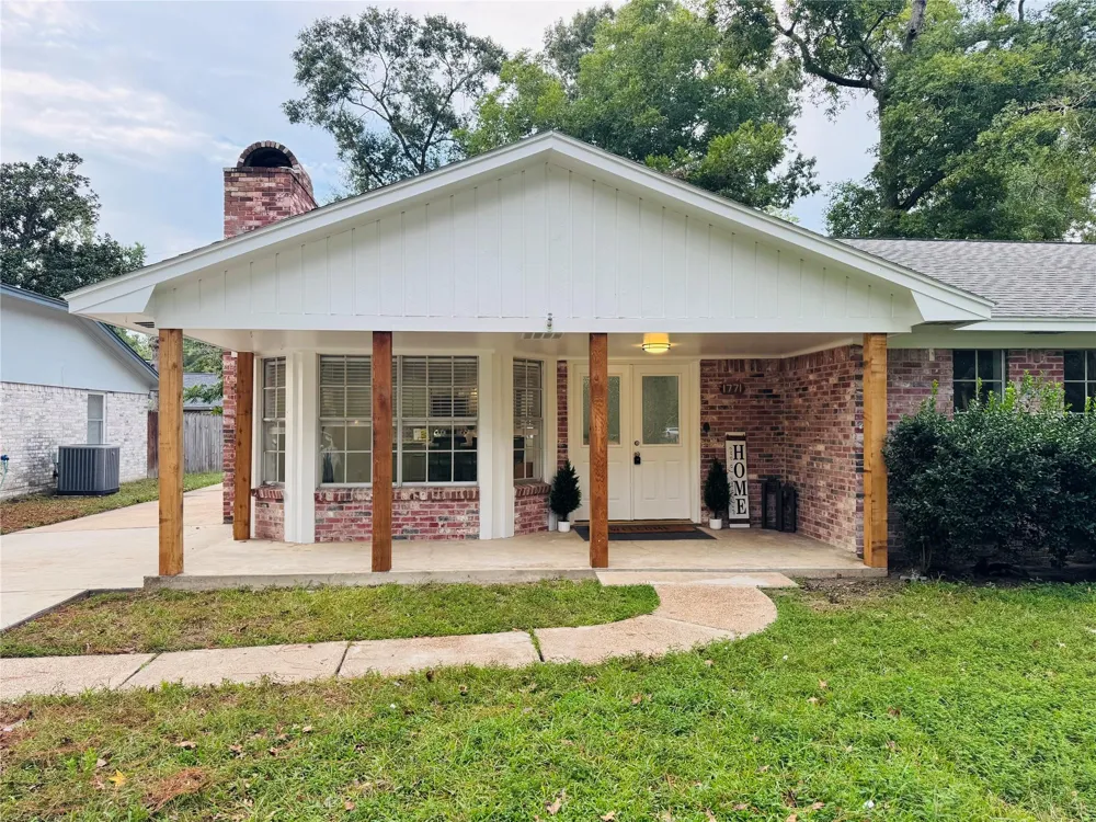 1771 Woodway Drive Woodbranch, TX 77357