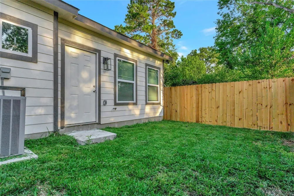 6824 Dumble Street #B Houston, TX 77021