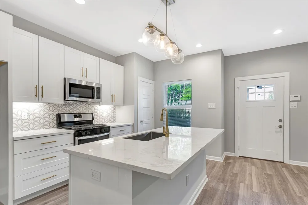 6824 Dumble Street #B Houston, TX 77021
