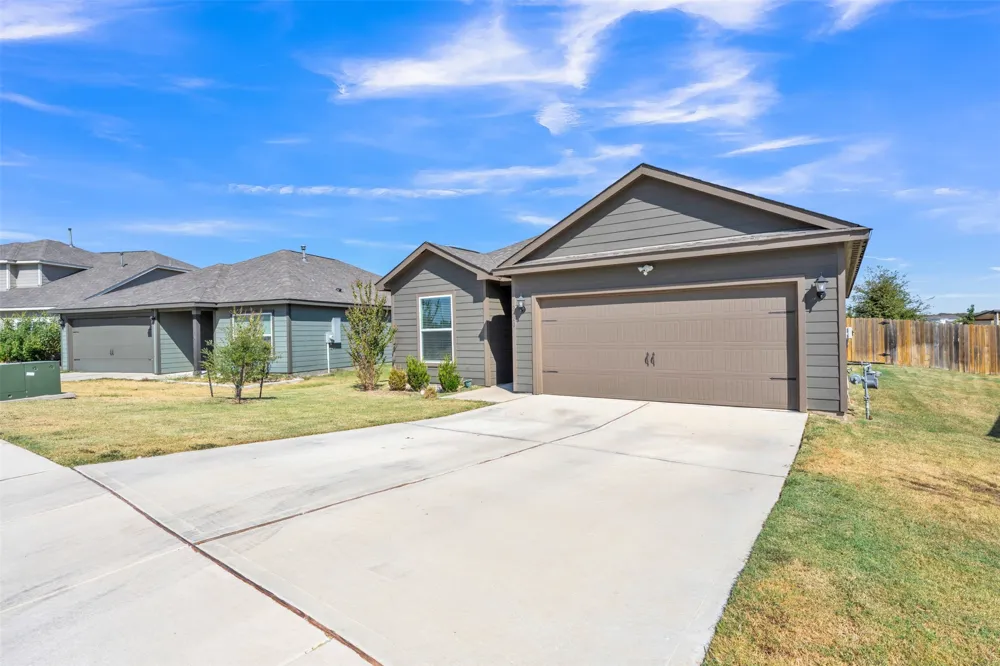 2420 Stillwater Drive Ponder, TX 76259