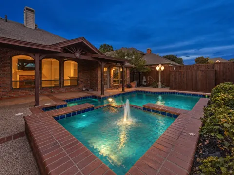 4404 Briar Hollow Drive
