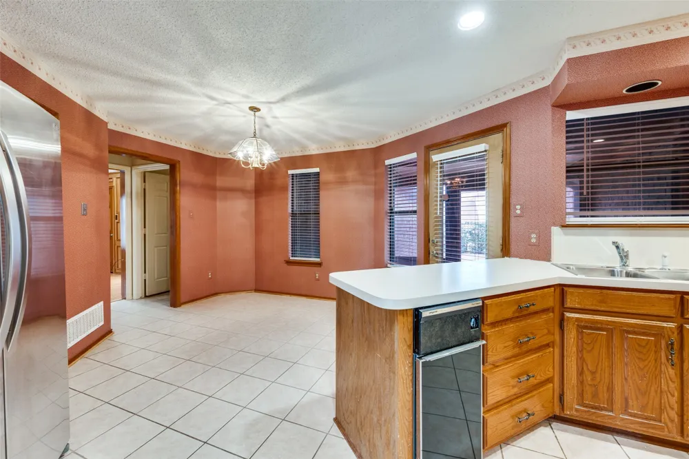 4307 Waycross Drive Arlington, TX 76016