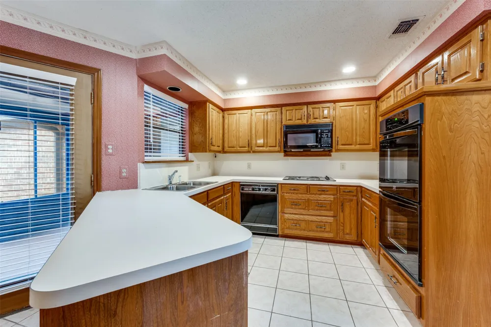 4307 Waycross Drive Arlington, TX 76016