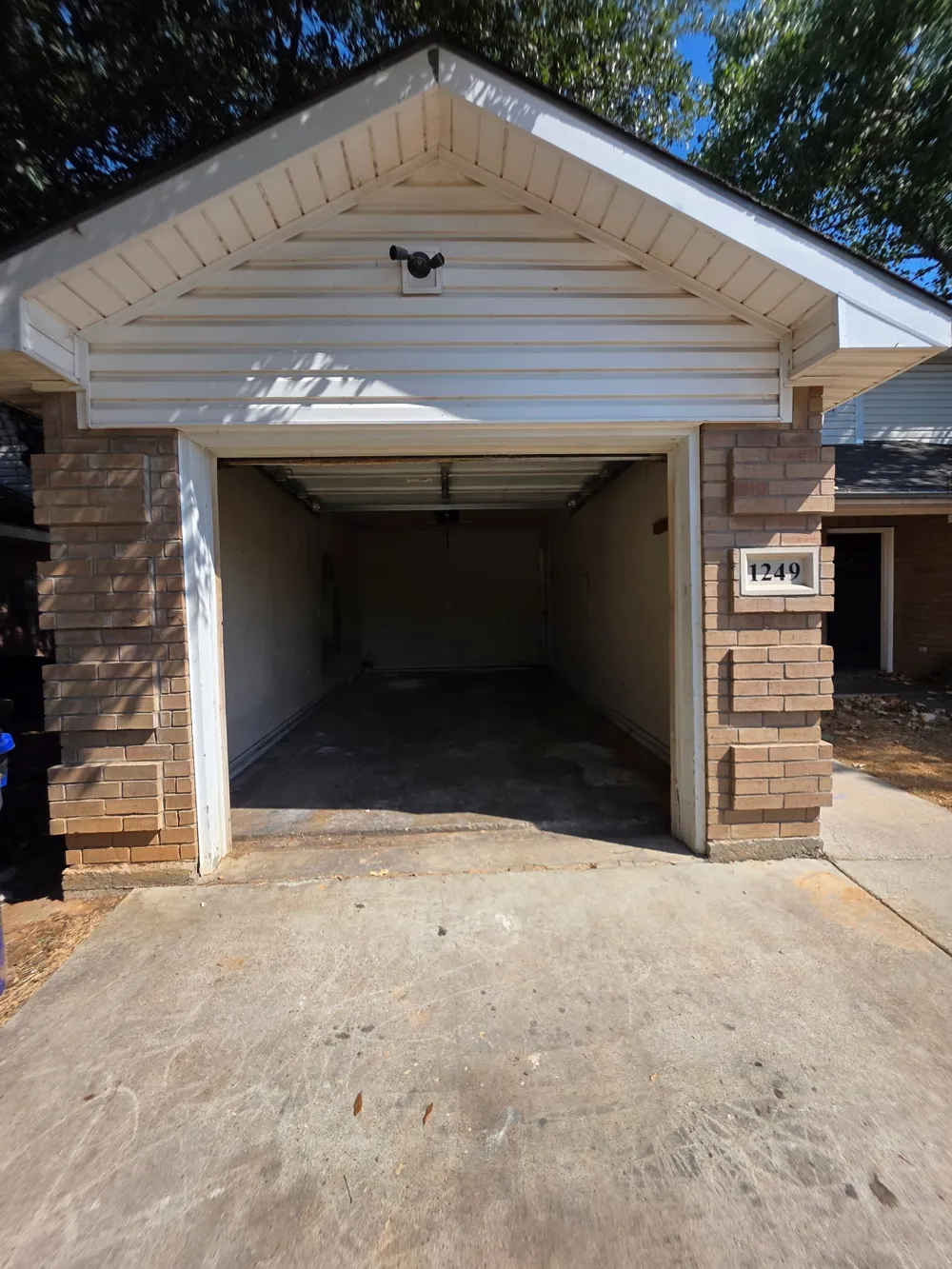 1249 Village Garden Drive Azle, TX 76020