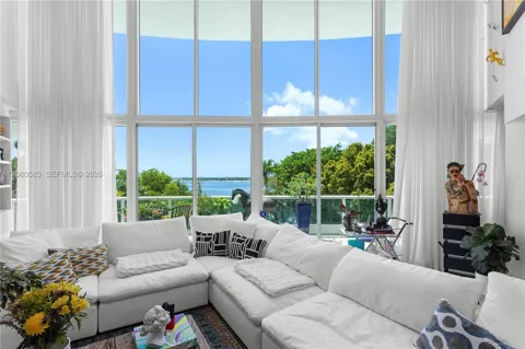 2127 Brickell Ave #503