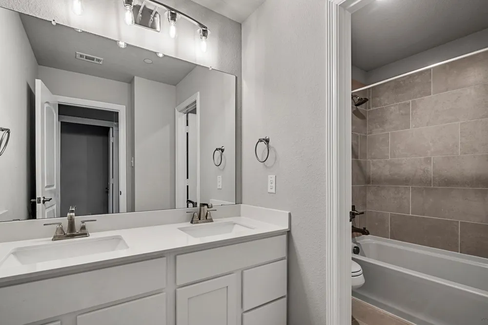 2311 Seven Oaks Boulevard #13 Tomball, TX 77375