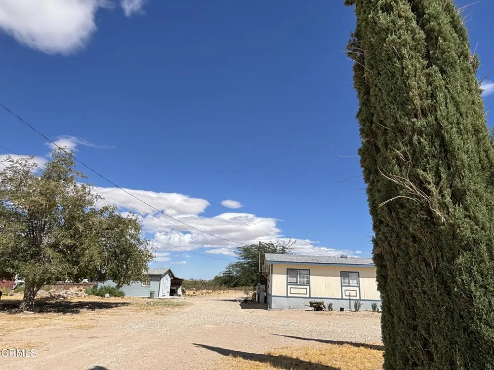 9927 Custer Avenue Lucerne Valley, CA 92356
