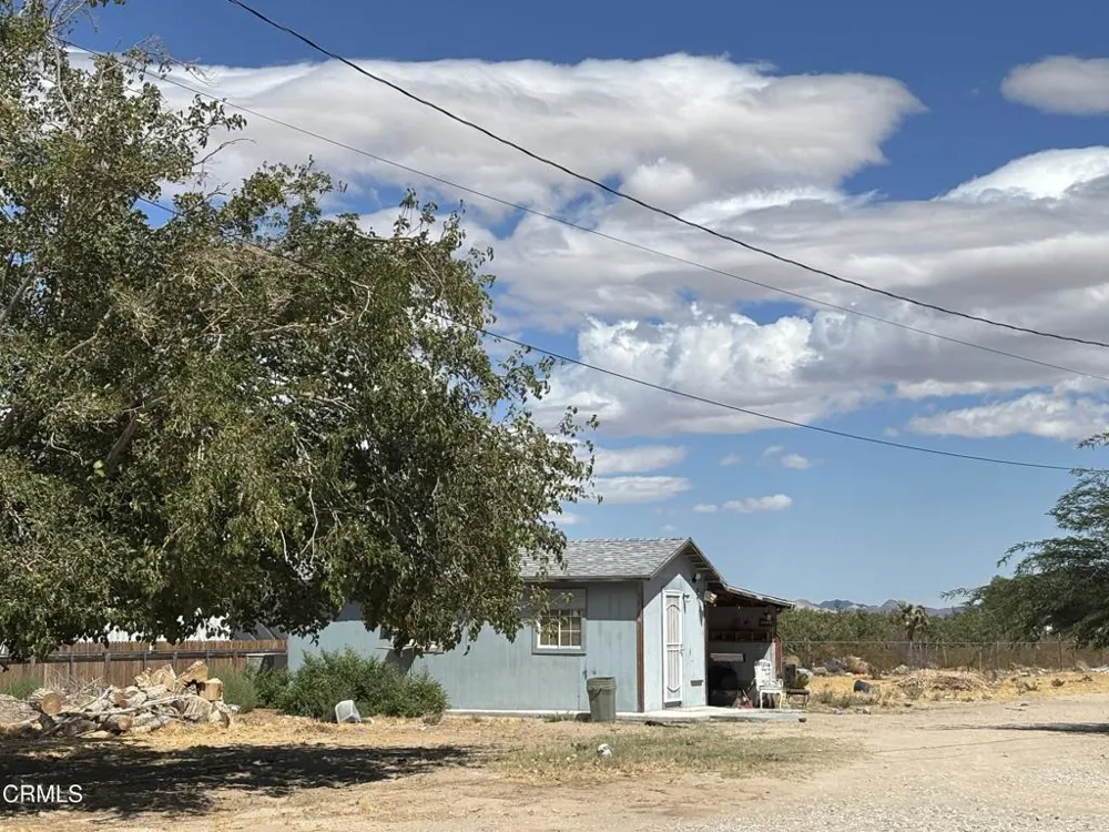 9927 Custer Avenue Lucerne Valley, CA 92356