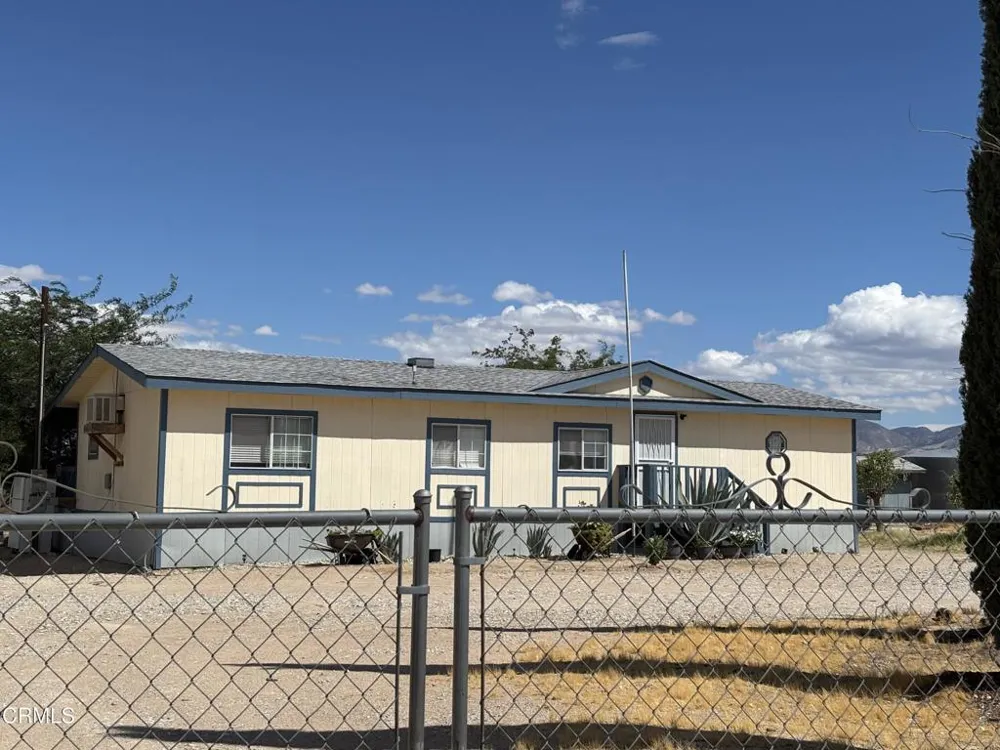 9927 Custer Avenue Lucerne Valley, CA 92356