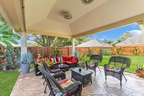 7318 Crestbury Lane