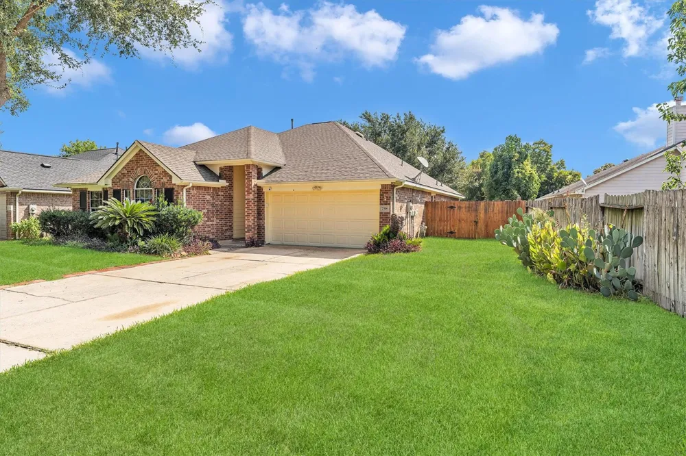 7318 Crestbury Lane Cypress, TX 77433