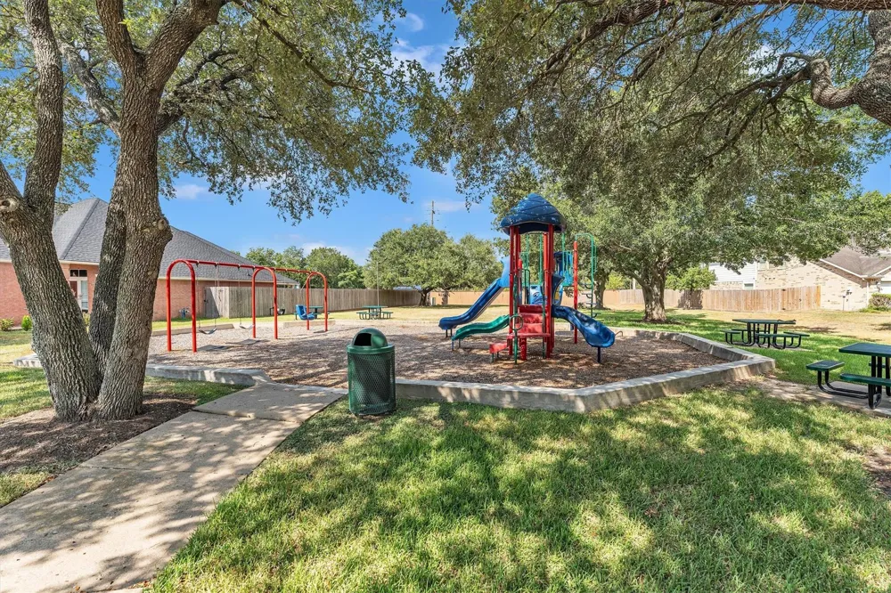 7318 Crestbury Lane Cypress, TX 77433
