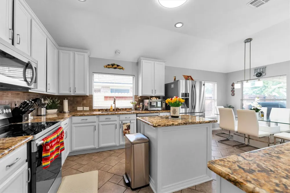 7318 Crestbury Lane Cypress, TX 77433