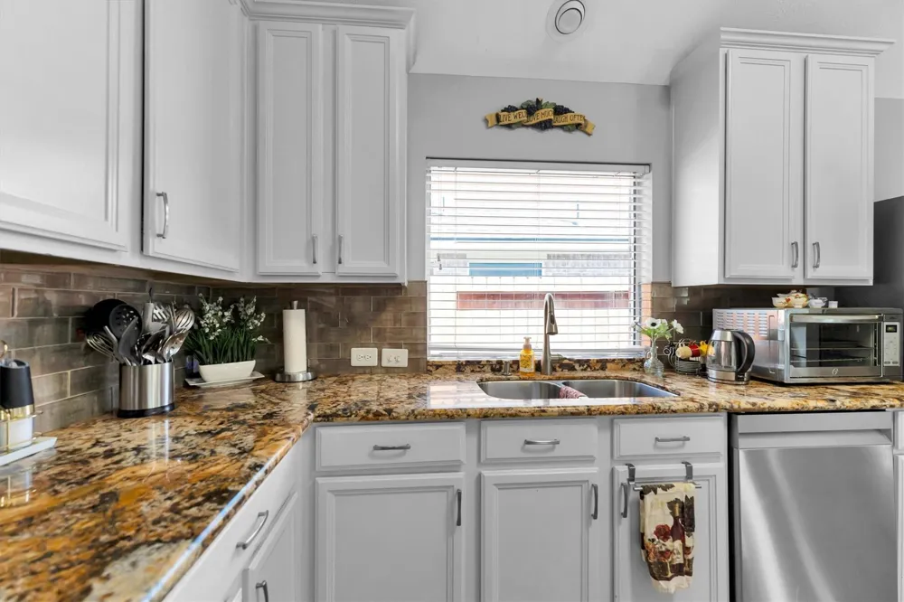 7318 Crestbury Lane Cypress, TX 77433