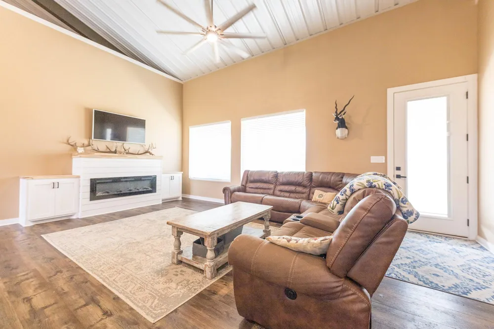 487 County Road 301 Shiner, TX 77984